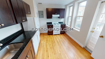 North End By far the best 2 Split/3 bed apartment on Hanover St Boston - $4,095