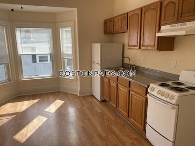 Quincy Renovated Studio bed 1 bath available NOW on Thomas Burgin Pkwy!  Quincy Center - $2,100