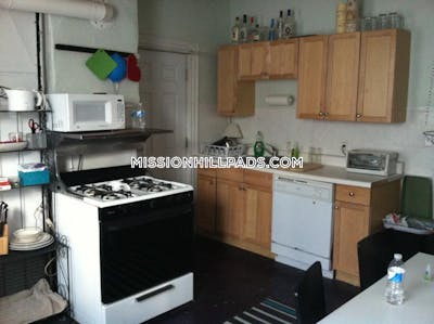 Mission Hill Apartment for rent 3 Bedrooms 1 Bath Boston - $3,200
