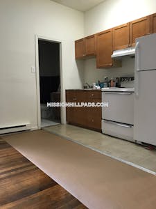 Mission Hill Great Studio 1 bath available 6/1 on Huntington Ave in Mission Hill!!  Boston - $2,045
