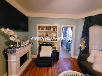 Roxbury Apartment for rent 3 Bedrooms 1 Bath Boston - $2,995