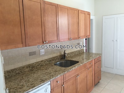 Brookline 4 Beds 2 Baths  Boston University - $6,600 No Fee